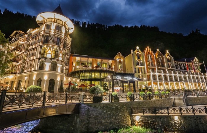 10 Tempat Wisata di Georgia yang Paling Populer
